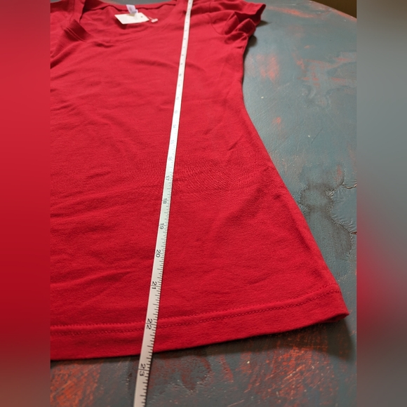 💙 ROSIO 💙 Bright Red Vneck Tee - Picture 3 of 4